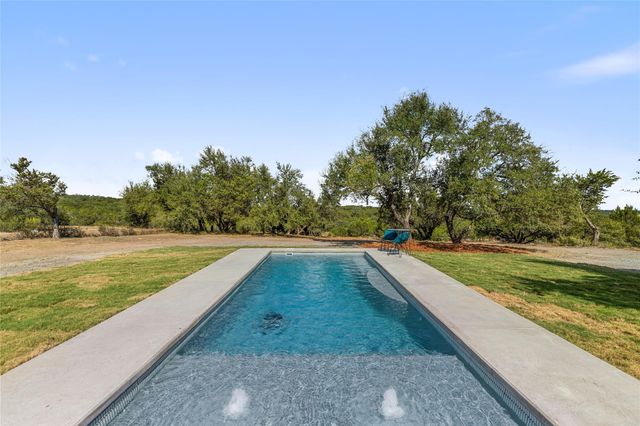 601 Hays Country Acres RD, Dripping Springs, TX 78620
