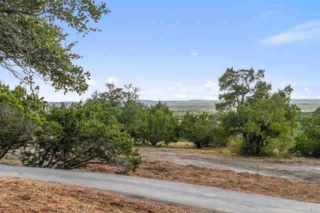 601 Hays Country Acres RD, Dripping Springs, TX 78620