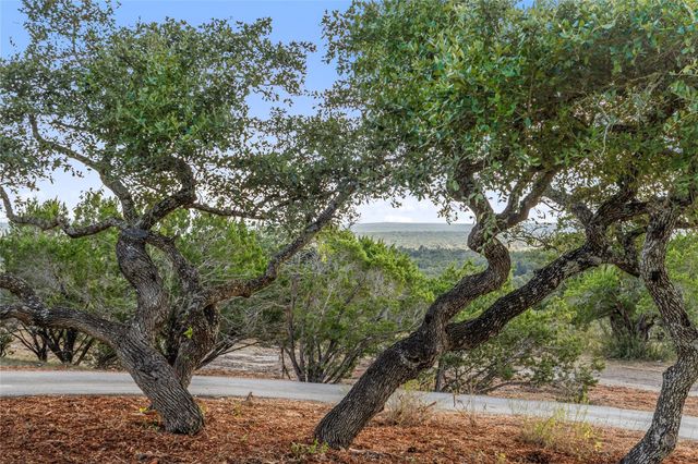 601 Hays Country Acres RD, Dripping Springs, TX 78620