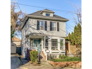 223 S WHITAKER St, Portland, OR 97239