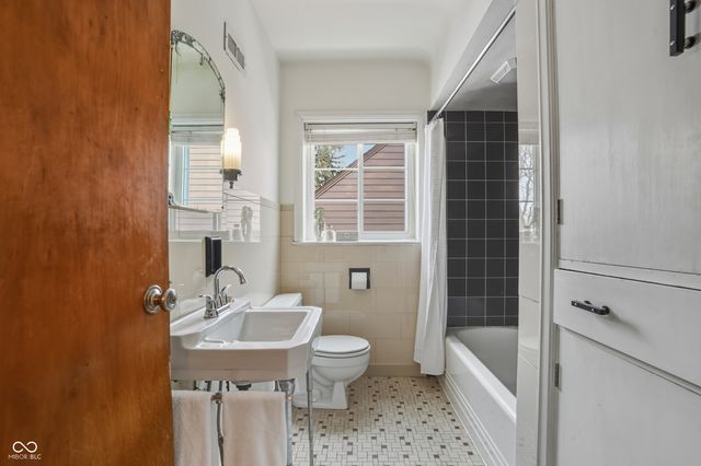 5510 N Illinois Street, Indianapolis, IN 46208