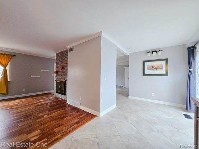 2287 Strader Drive, West Bloomfield Charter Township, MI 48324