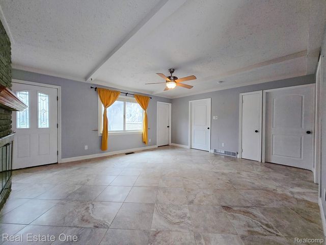 2287 Strader Drive, West Bloomfield Charter Township, MI 48324