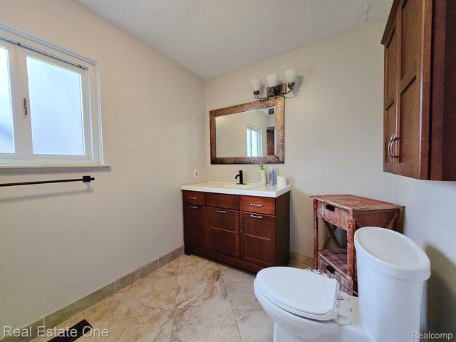 2287 Strader Drive, West Bloomfield Charter Township, MI 48324