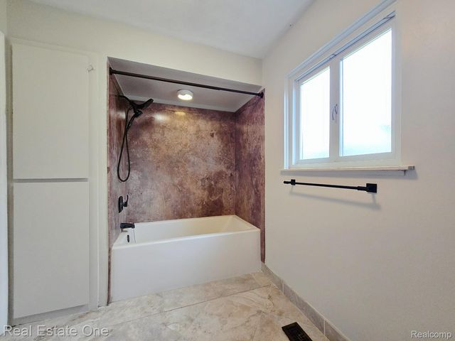 2287 Strader Drive, West Bloomfield Charter Township, MI 48324