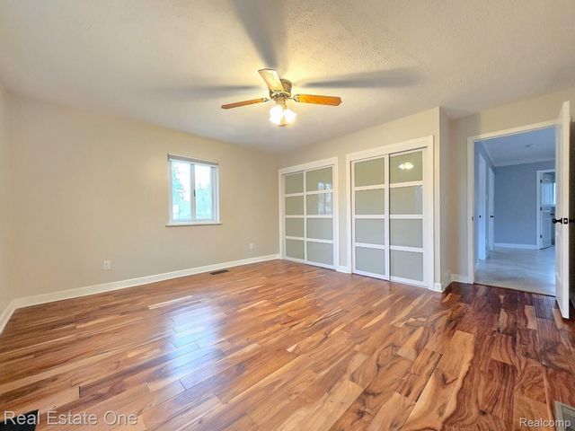 2287 Strader Drive, West Bloomfield Charter Township, MI 48324