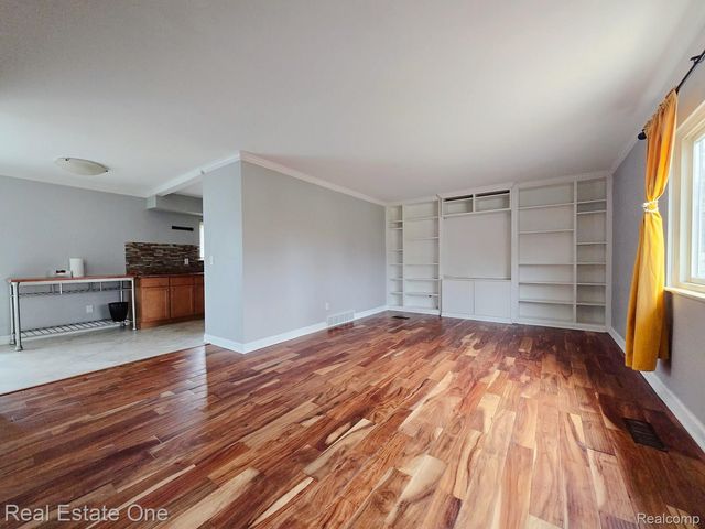 2287 Strader Drive, West Bloomfield Charter Township, MI 48324