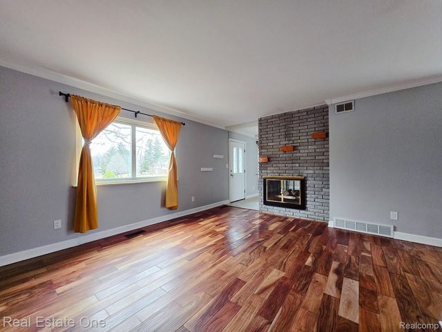 2287 Strader Drive, West Bloomfield Charter Township, MI 48324