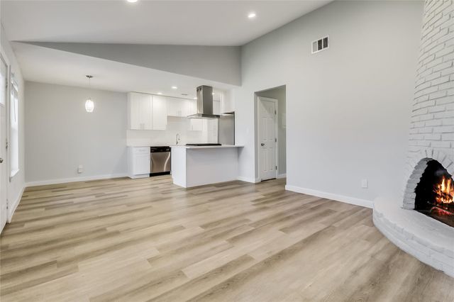 4909 Hawk CV A, Austin, TX 78745