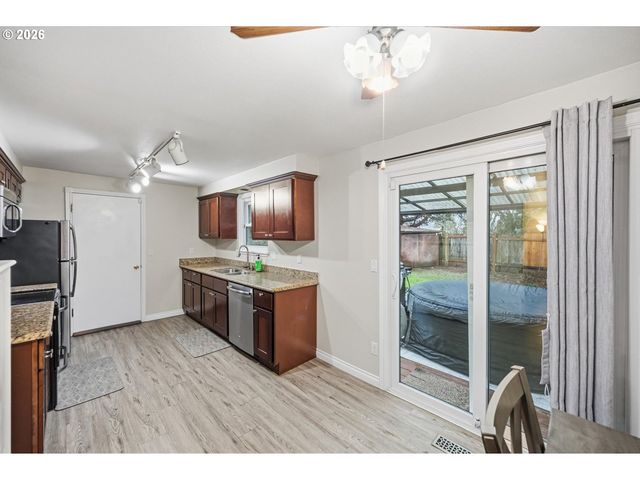 4193 Se WYNNWOOD Dr, Hillsboro, OR 97123