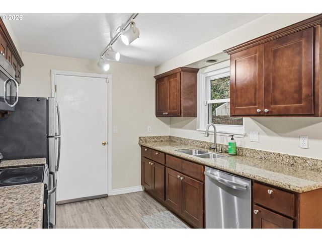 4193 Se WYNNWOOD Dr, Hillsboro, OR 97123