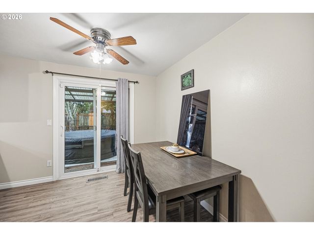 4193 Se WYNNWOOD Dr, Hillsboro, OR 97123