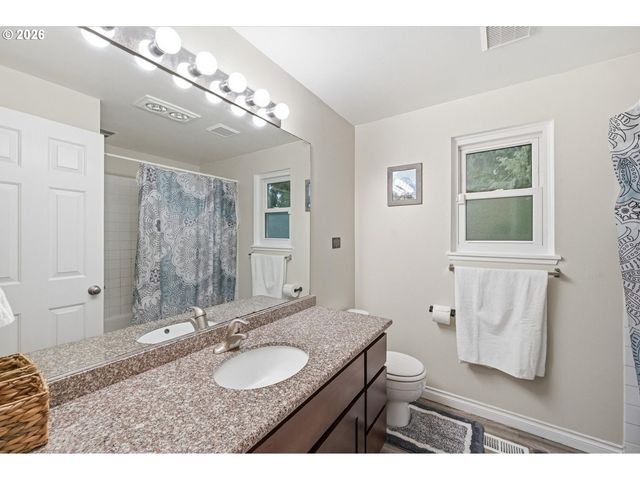 4193 Se WYNNWOOD Dr, Hillsboro, OR 97123