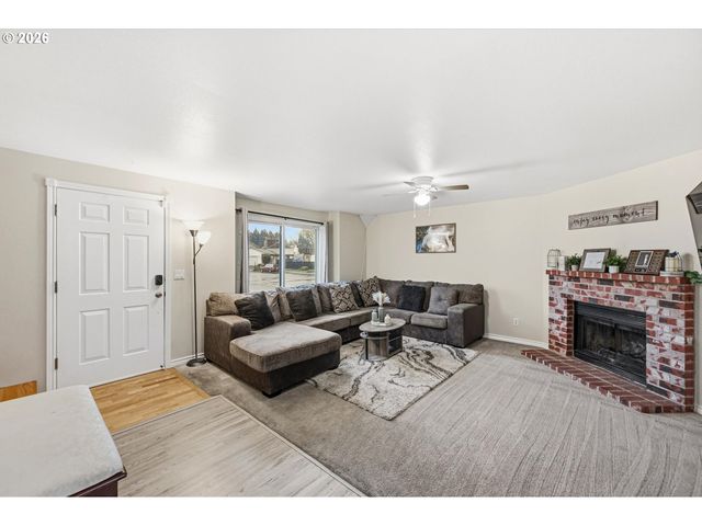 4193 Se WYNNWOOD Dr, Hillsboro, OR 97123