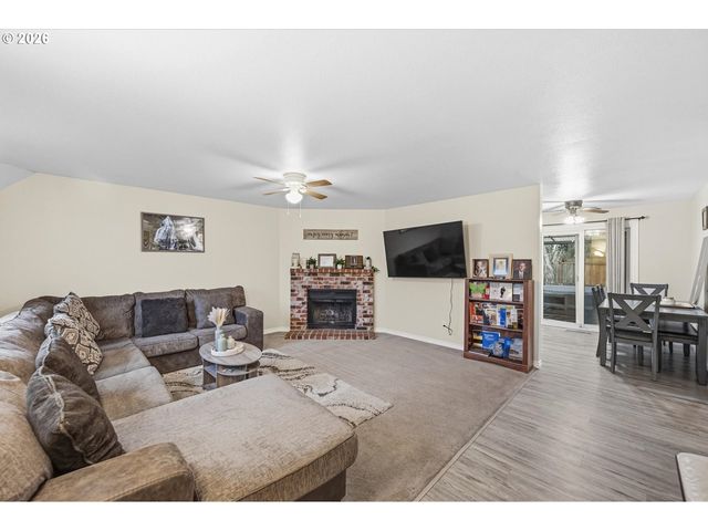 4193 Se WYNNWOOD Dr, Hillsboro, OR 97123