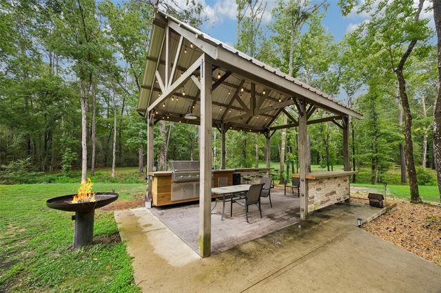 11409 Oak Springs Drive, Willis, TX 77378