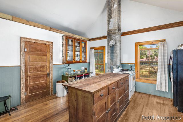 1857 Simonelli Road, Muskegon, MI 49445