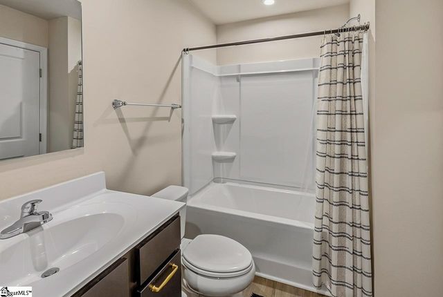 16 Verdant Leaf Way, Greenville, SC 29617