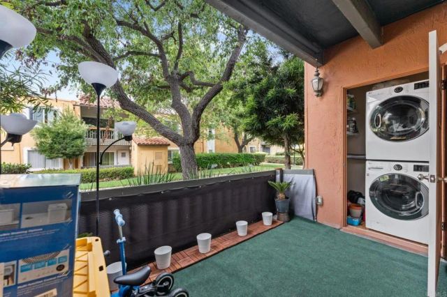 17155 W Bernardo Drive 106, San Diego, CA 92127