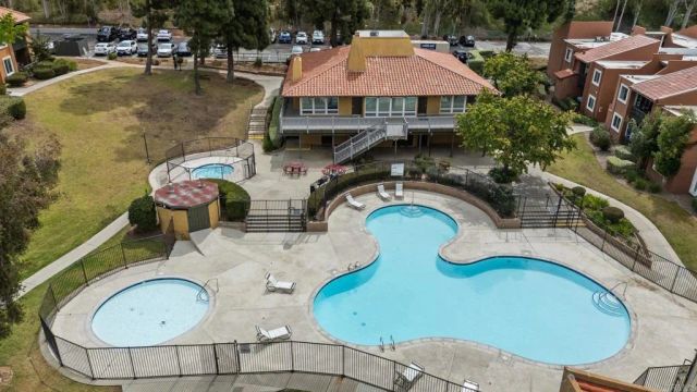 17155 W Bernardo Drive 106, San Diego, CA 92127