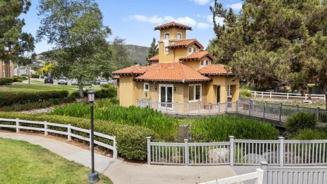 17155 W Bernardo Drive 106, San Diego, CA 92127