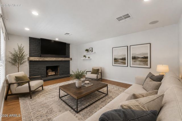 2502 E Beryl Avenue, Phoenix, AZ 85028