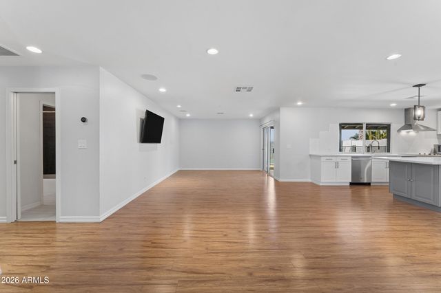 2502 E Beryl Avenue, Phoenix, AZ 85028