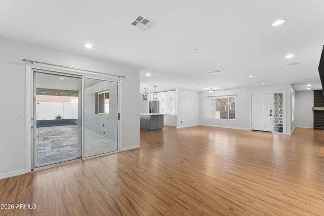 2502 E Beryl Avenue, Phoenix, AZ 85028