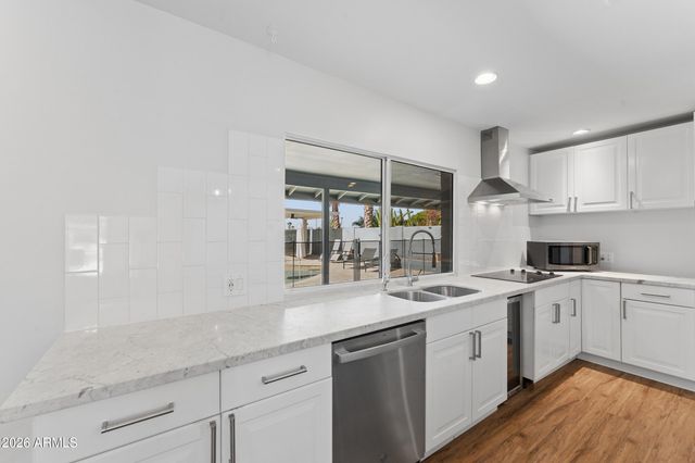 2502 E Beryl Avenue, Phoenix, AZ 85028
