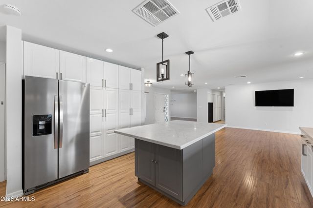 2502 E Beryl Avenue, Phoenix, AZ 85028