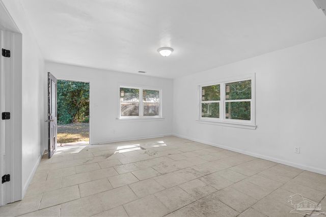 15 Janet St, Pensacola, FL 32506