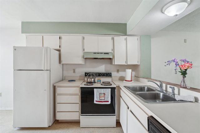 8419 LAURELON PLACE, Temple Terrace, FL 33637