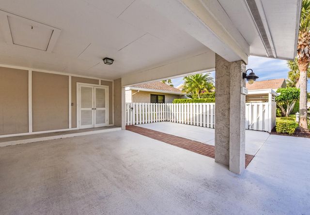 17225 Fownes Crescent, Jupiter, FL 33477