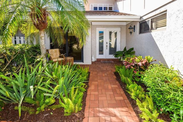 17225 Fownes Crescent, Jupiter, FL 33477