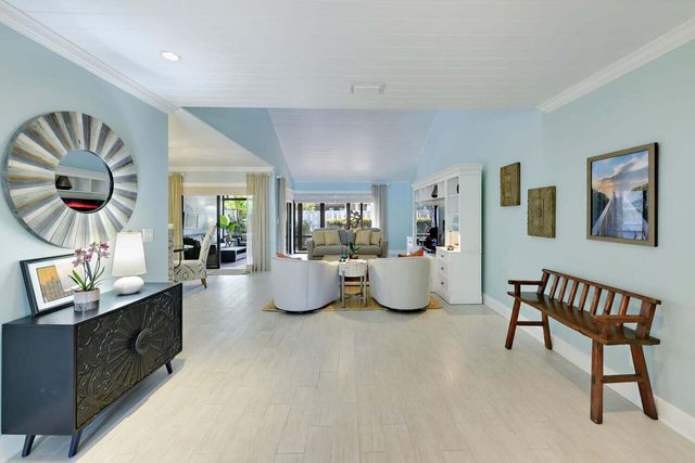 17225 Fownes Crescent, Jupiter, FL 33477