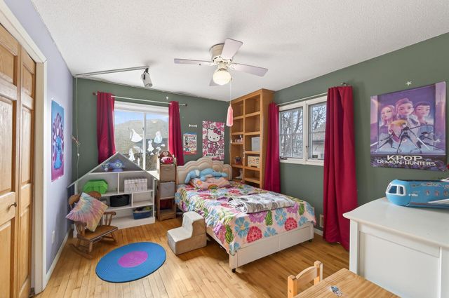 434 Wheelock Parkway E, Saint Paul, MN 55130