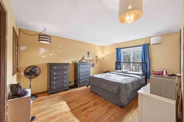 434 Wheelock Parkway E, Saint Paul, MN 55130