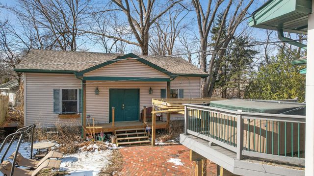 434 Wheelock Parkway E, Saint Paul, MN 55130