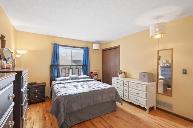 434 Wheelock Parkway E, Saint Paul, MN 55130