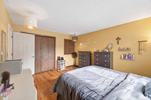 434 Wheelock Parkway E, Saint Paul, MN 55130