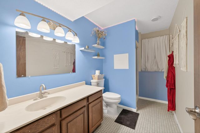 434 Wheelock Parkway E, Saint Paul, MN 55130