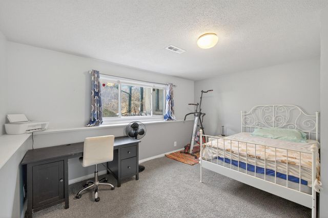 434 Wheelock Parkway E, Saint Paul, MN 55130