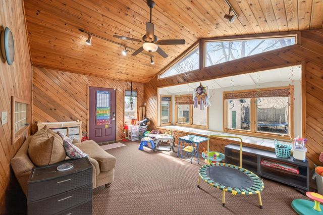 434 Wheelock Parkway E, Saint Paul, MN 55130