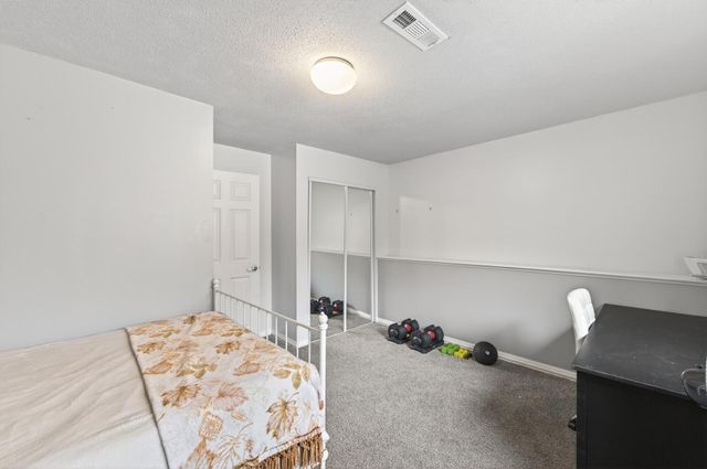 434 Wheelock Parkway E, Saint Paul, MN 55130