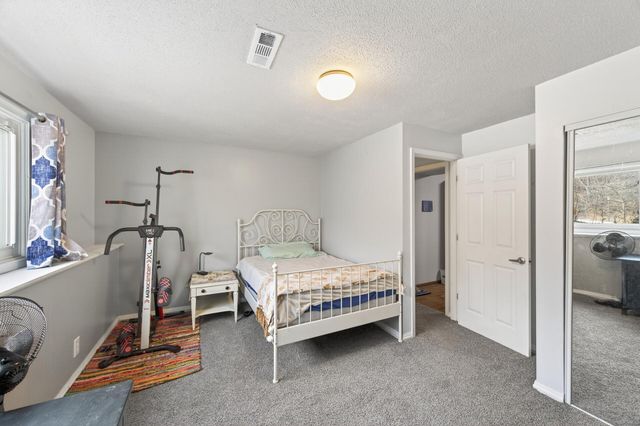 434 Wheelock Parkway E, Saint Paul, MN 55130