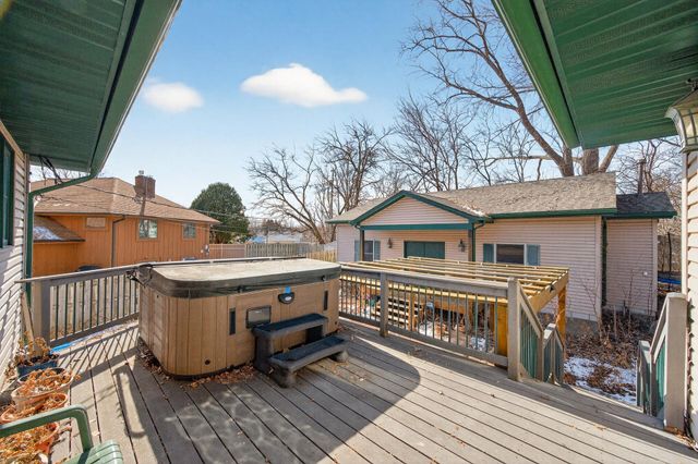 434 Wheelock Parkway E, Saint Paul, MN 55130