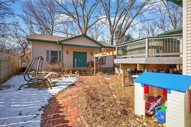 434 Wheelock Parkway E, Saint Paul, MN 55130