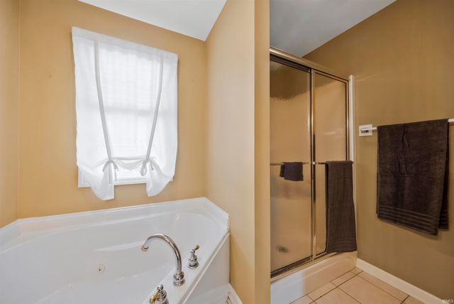 4350 Wynbrooke Court, Newburgh, IN 47630