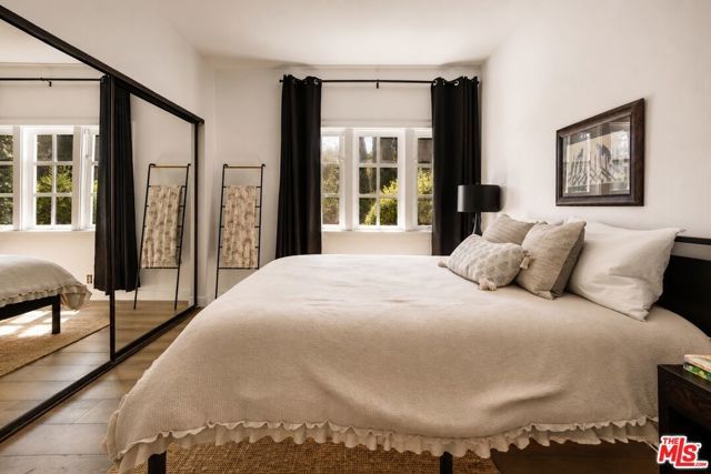 3891 Sepulveda Boulevard, Sherman Oaks, CA 91403