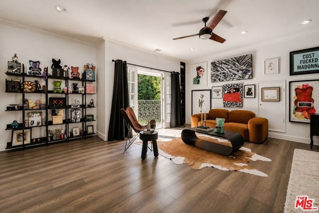 3891 Sepulveda Boulevard, Sherman Oaks, CA 91403